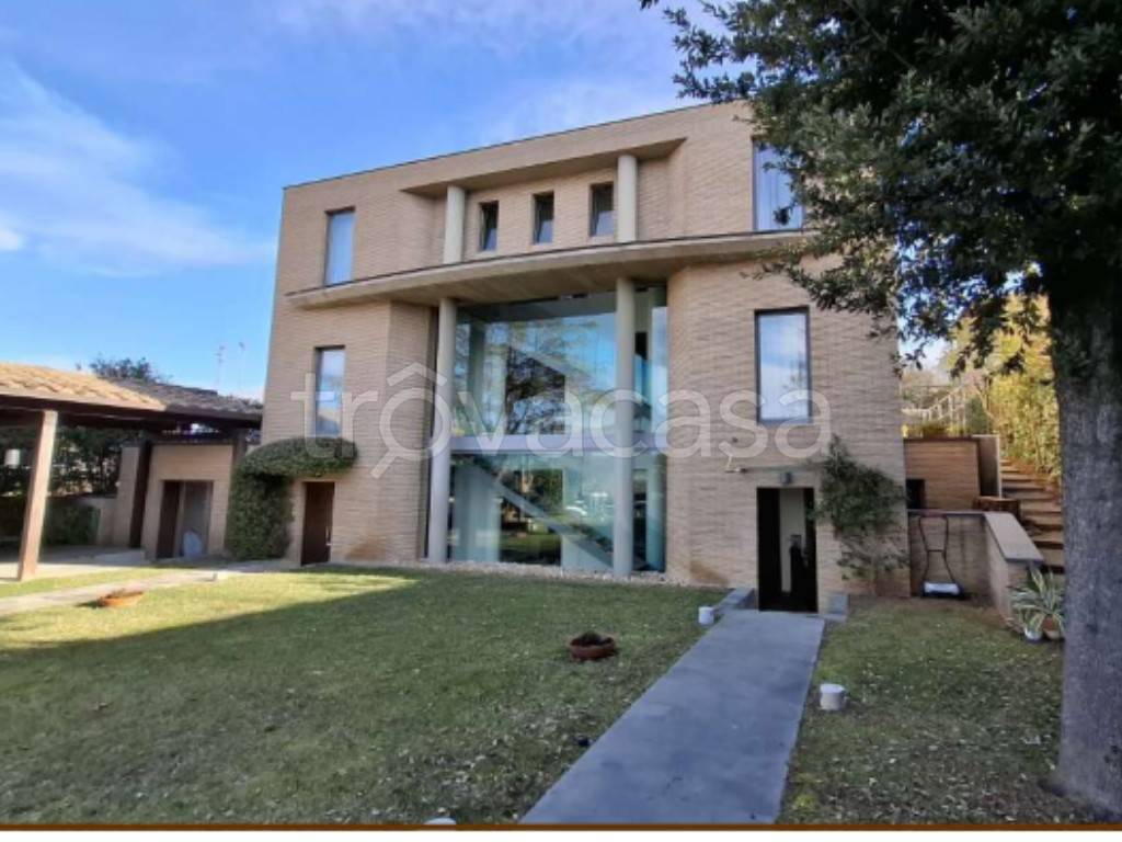 casa indipendente in vendita a Corciano