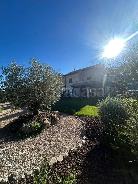 casa indipendente in vendita a Corciano in zona San Mariano