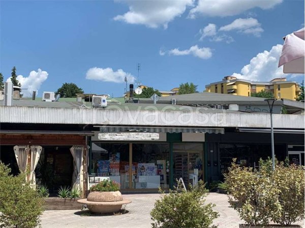 negozio in vendita a Corciano in zona San Mariano