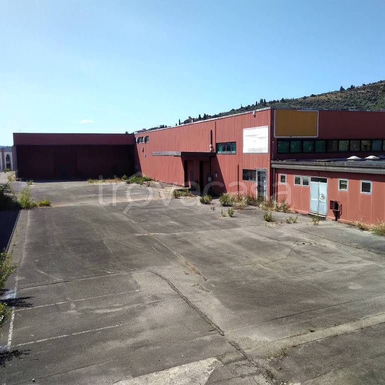 capannone in vendita a Corciano in zona Ellera Chiugiana