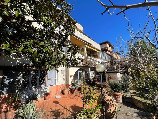 casa indipendente in vendita a Corciano in zona San Mariano