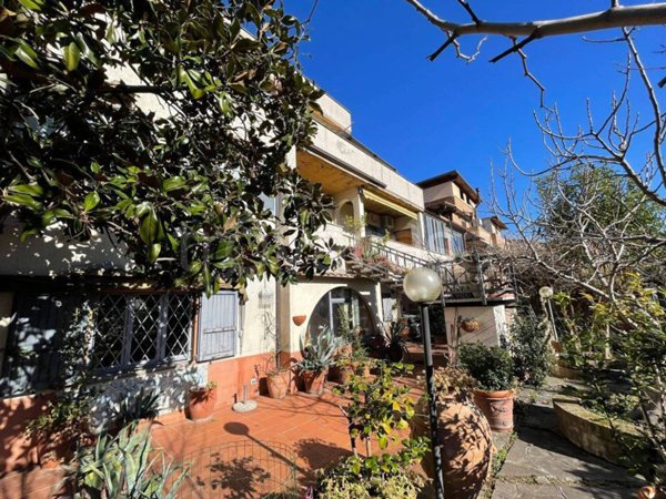 casa indipendente in vendita a Corciano in zona San Mariano