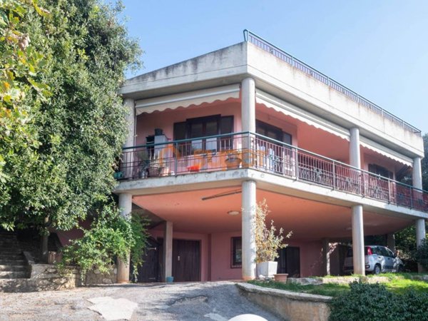 casa indipendente in vendita a Corciano in zona Ellera Chiugiana