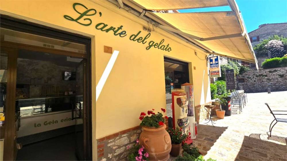 negozio in vendita a Corciano