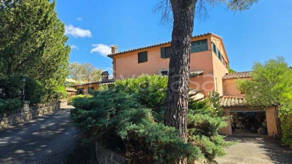 casa indipendente in vendita a Corciano in zona Solomeo