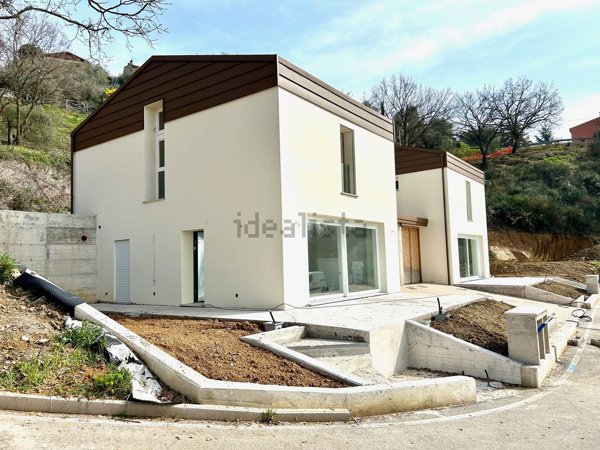 casa indipendente in vendita a Corciano