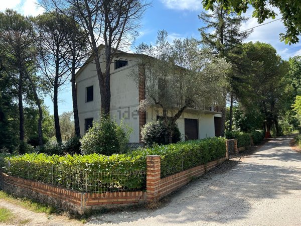 casa indipendente in vendita a Corciano
