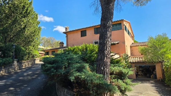 casa indipendente in vendita a Corciano in zona Solomeo