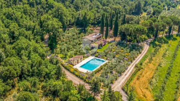 casa indipendente in vendita a Corciano