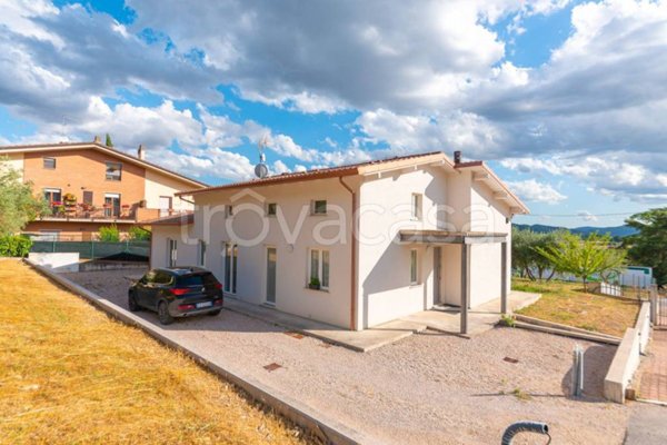 casa indipendente in vendita a Corciano in zona Mantignana