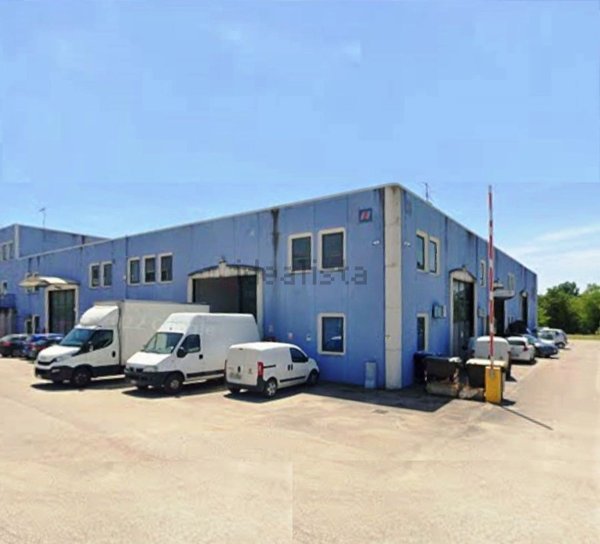 locale di sgombero in vendita a Corciano in zona Ellera Chiugiana