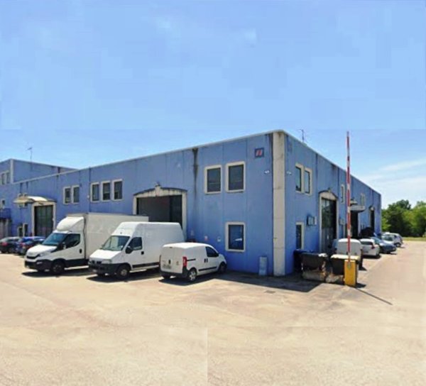 locale di sgombero in vendita a Corciano in zona Ellera Chiugiana