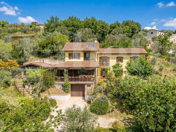 casa indipendente in vendita a Corciano