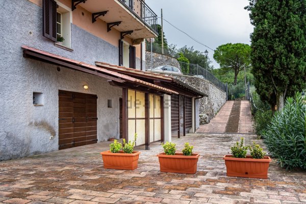 casa semindipendente in vendita a Corciano in zona Capocavallo