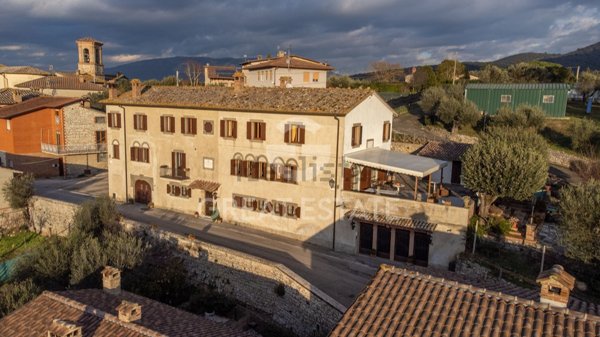 casa indipendente in vendita a Corciano