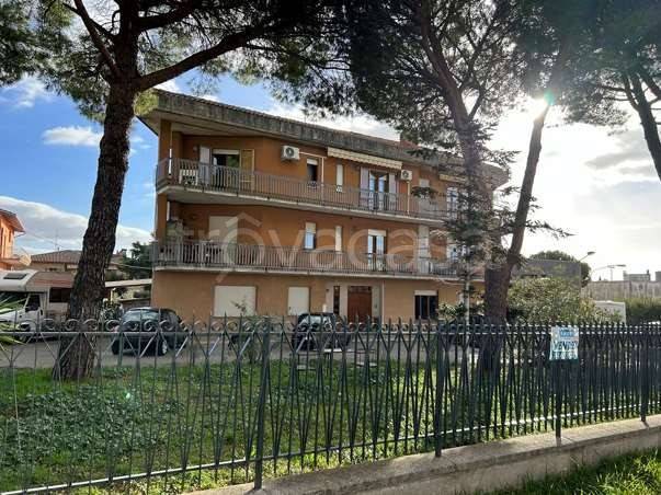 locale di sgombero in vendita a Corciano