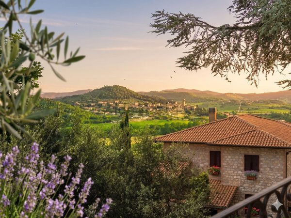 casa indipendente in vendita a Corciano in zona Solomeo