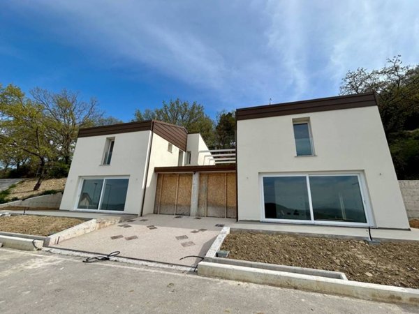 casa indipendente in vendita a Corciano