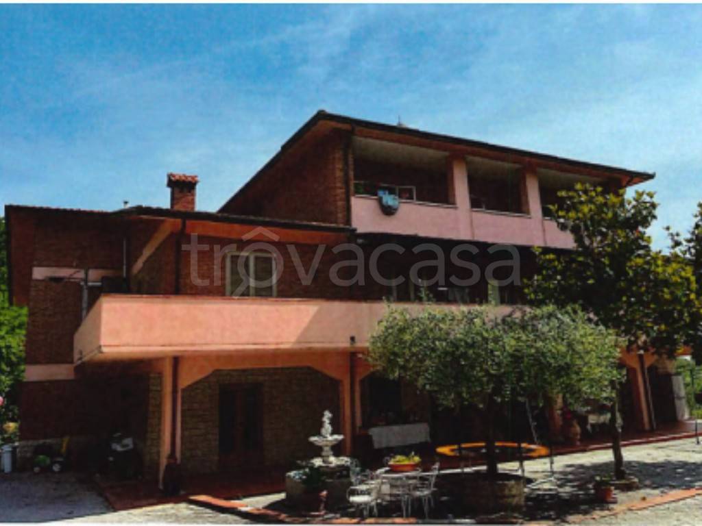 casa indipendente in vendita a Corciano