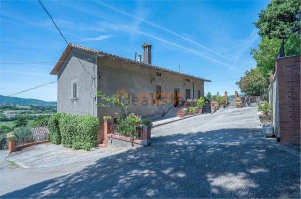 casa indipendente in vendita a Corciano in zona Migiana