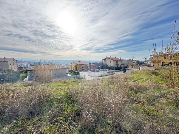 terreno edificabile in vendita a Corciano in zona Ellera Chiugiana