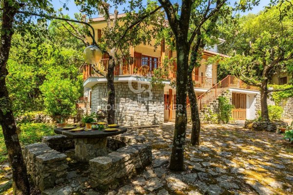 casa indipendente in vendita a Corciano in zona Ellera Chiugiana