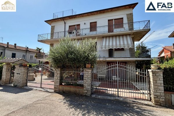 casa indipendente in vendita a Corciano in zona Ellera Chiugiana