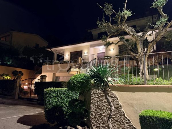 casa indipendente in vendita a Corciano in zona San Mariano