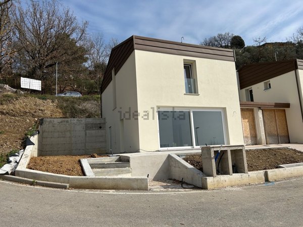 casa indipendente in vendita a Corciano