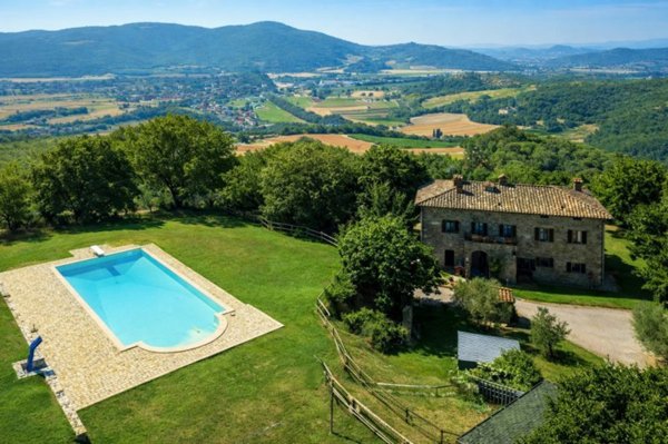 casa indipendente in vendita a Corciano in zona Castelvieto