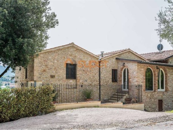 appartamento in vendita a Corciano in zona Castelvieto