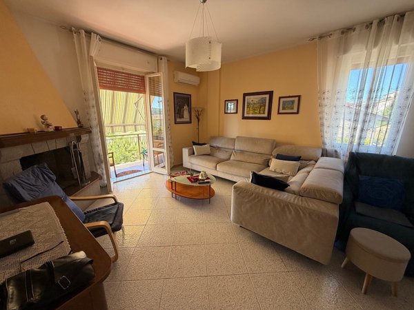 casa indipendente in vendita a Corciano in zona Ellera Chiugiana