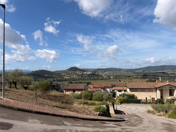 terreno in vendita a Corciano in zona San Mariano