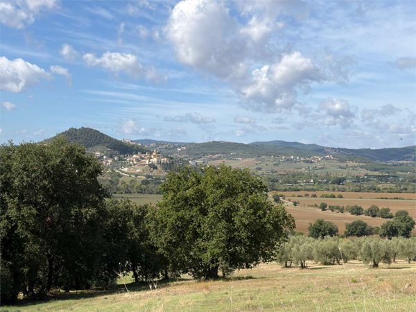 terreno in vendita a Corciano in zona San Mariano