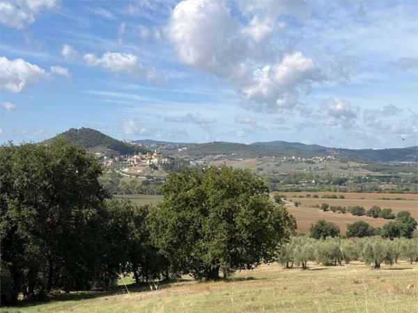 terreno in vendita a Corciano in zona San Mariano