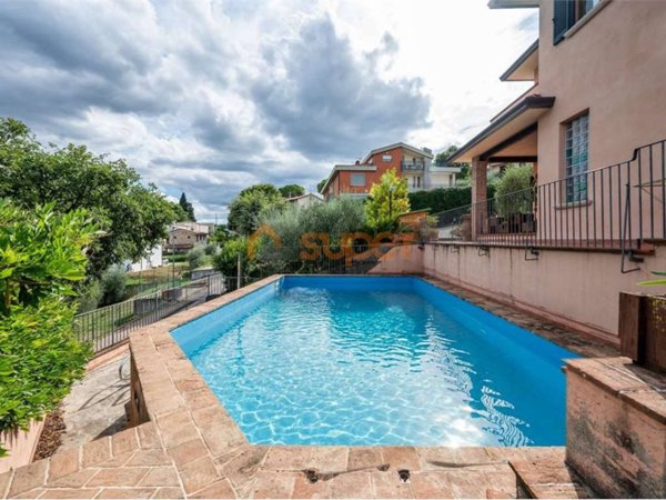 casa indipendente in vendita a Corciano in zona Solomeo