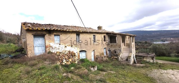 casa indipendente in vendita a Corciano in zona Valmarino