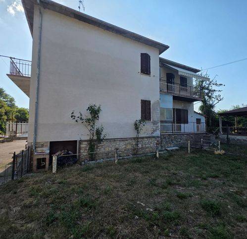 appartamento in vendita a Corciano in zona Capocavallo