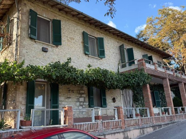 casa indipendente in vendita a Corciano