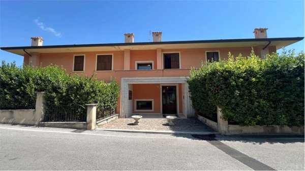 casa indipendente in vendita a Corciano in zona San Mariano