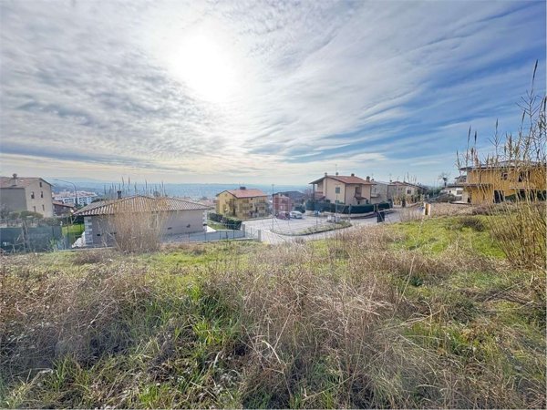 terreno in vendita a Corciano in zona Ellera Chiugiana