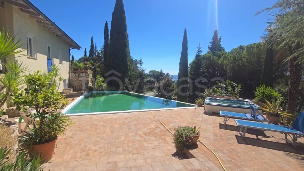 casa indipendente in vendita a Corciano in zona Ellera Chiugiana