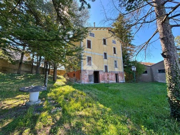 casa indipendente in vendita a Costacciaro