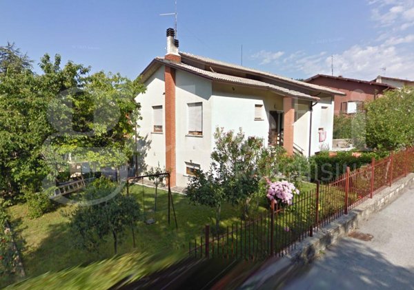 casa indipendente in vendita a Costacciaro