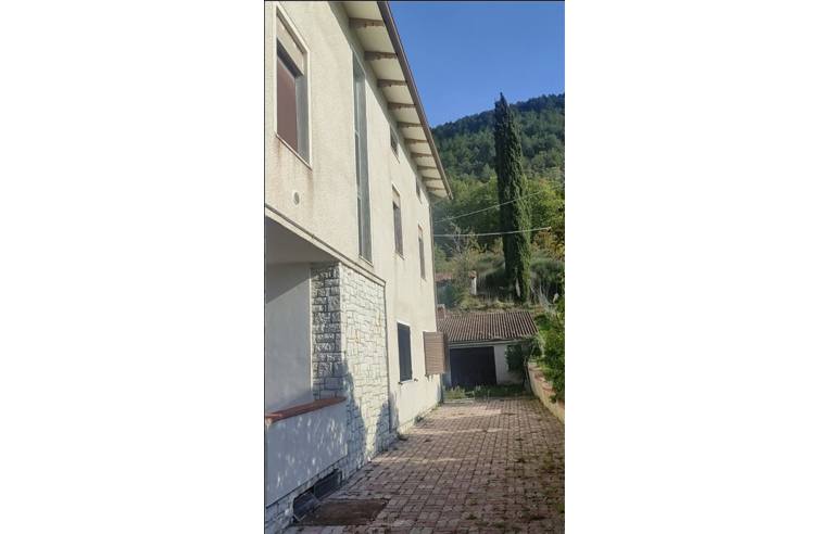 casa indipendente in vendita a Costacciaro