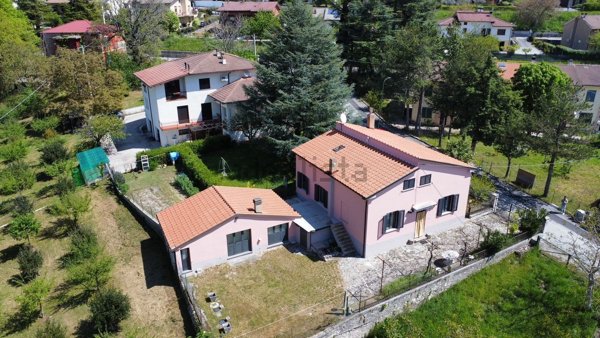 casa indipendente in vendita a Costacciaro