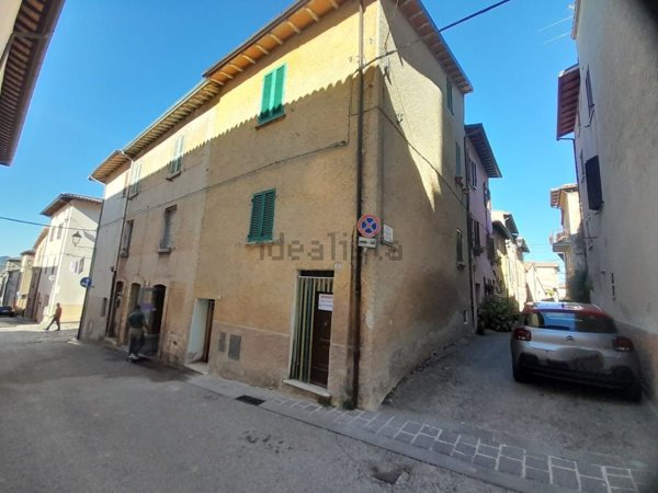 casa indipendente in vendita a Costacciaro