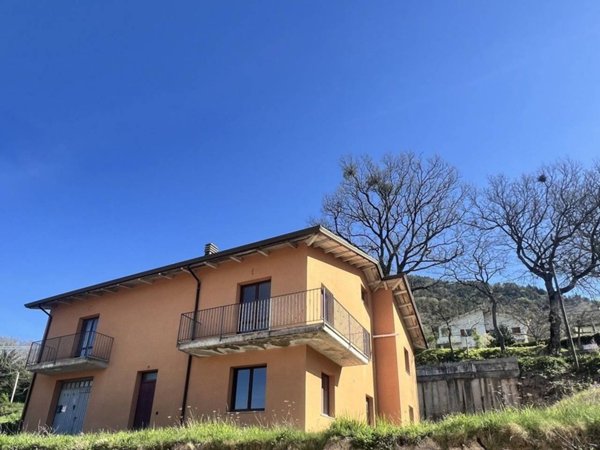 casa indipendente in vendita a Costacciaro