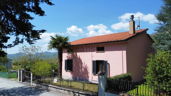 casa indipendente in vendita a Costacciaro