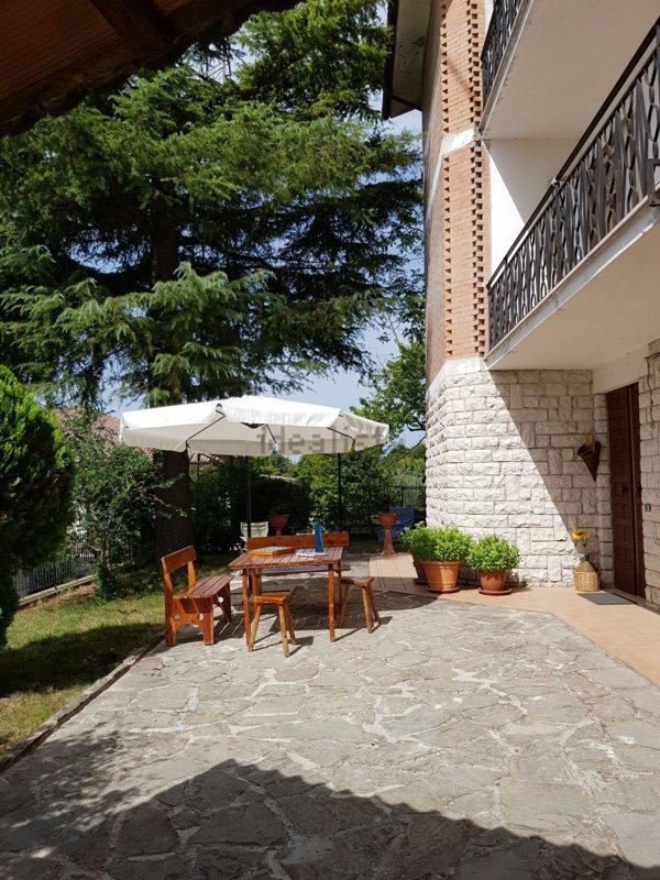 casa indipendente in vendita a Costacciaro